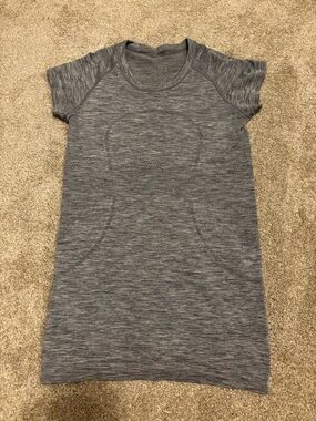 Lululemon swiftly top